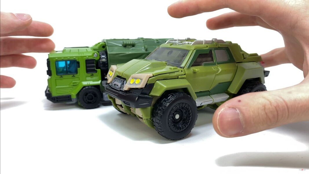 Transformers Legacy Bulkhead In Hand Image  (40 of 56)